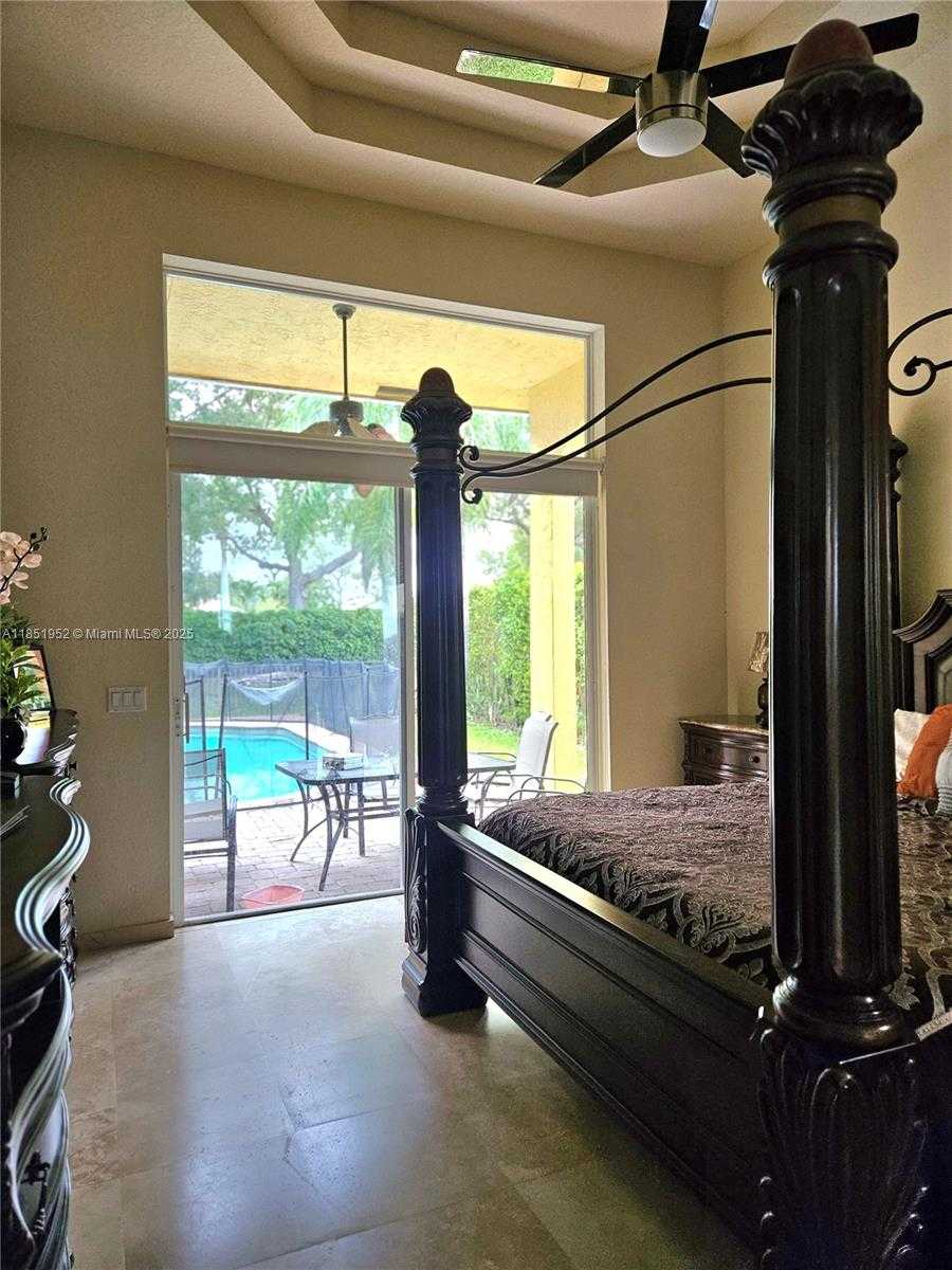 Small Image of 18951 SOUTH WEST 30 STREET, Miramar Number 12