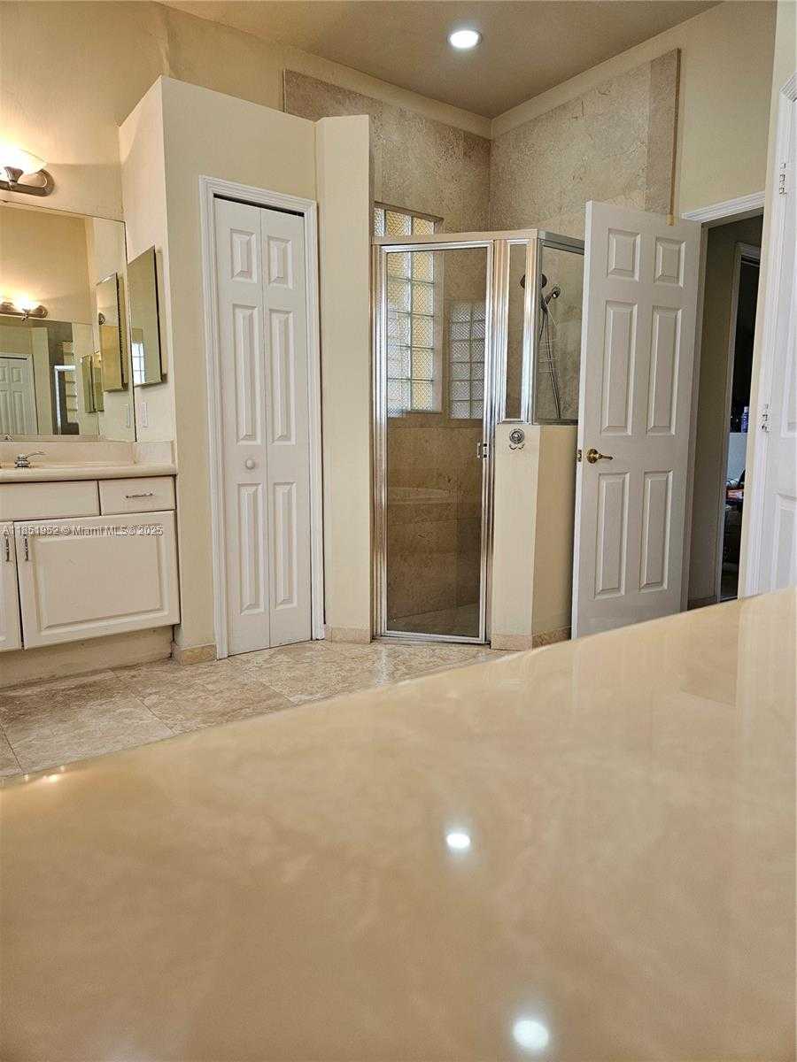 Small Image of 18951 SOUTH WEST 30 STREET, Miramar Number 16