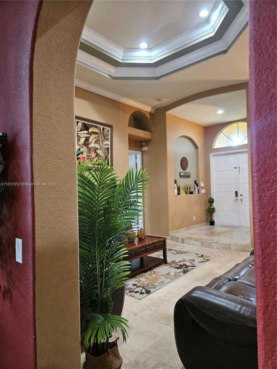 Small Image of 18951 SOUTH WEST 30 STREET, Miramar Number 25