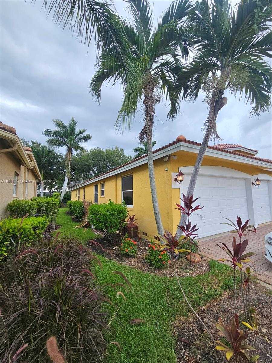 Small Image of 18951 SOUTH WEST 30 STREET, Miramar Number 3