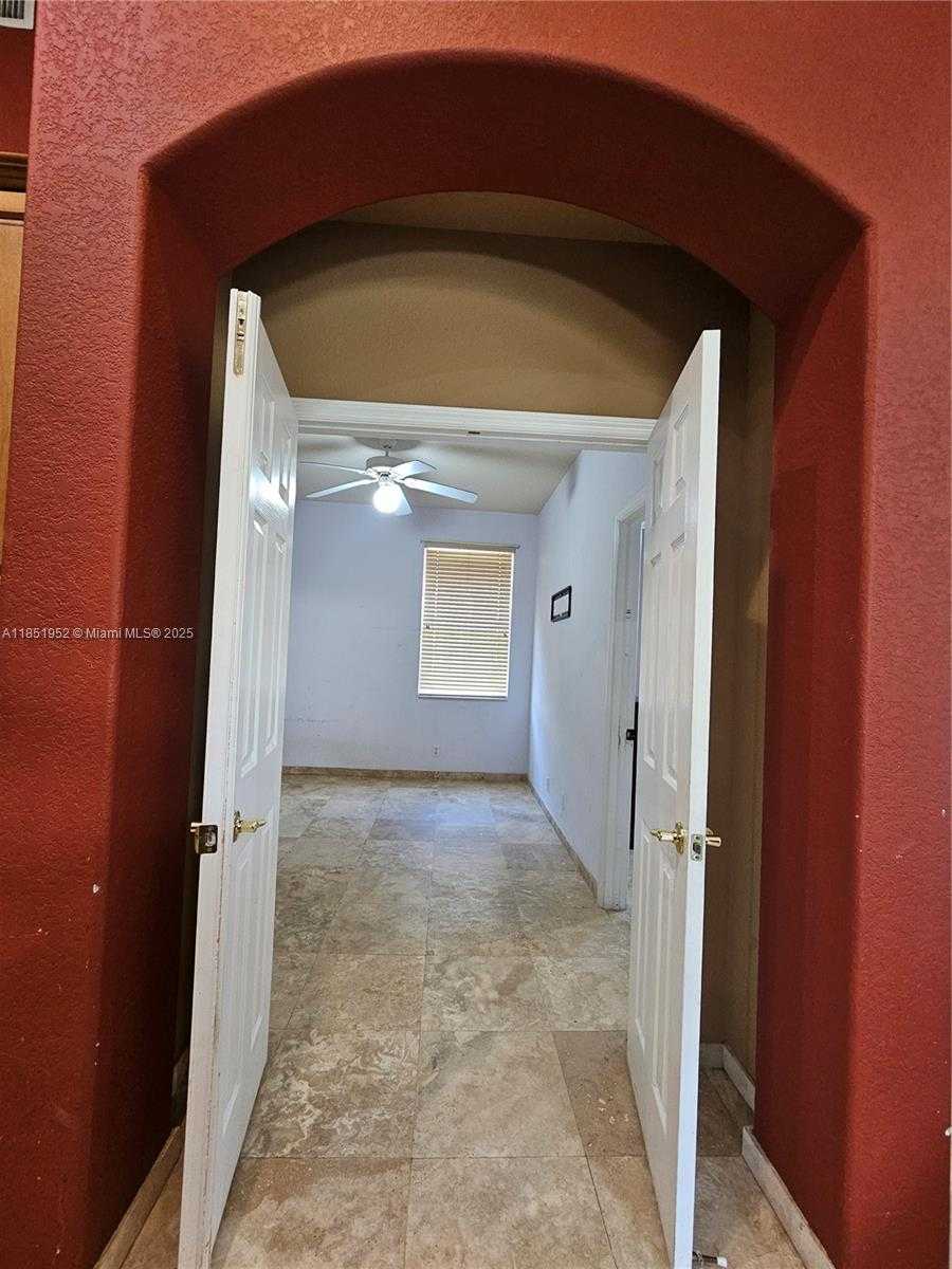 Small Image of 18951 SOUTH WEST 30 STREET, Miramar Number 36