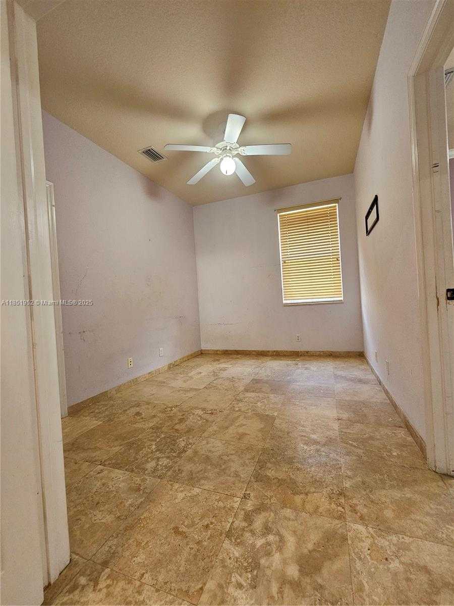 Small Image of 18951 SOUTH WEST 30 STREET, Miramar Number 37