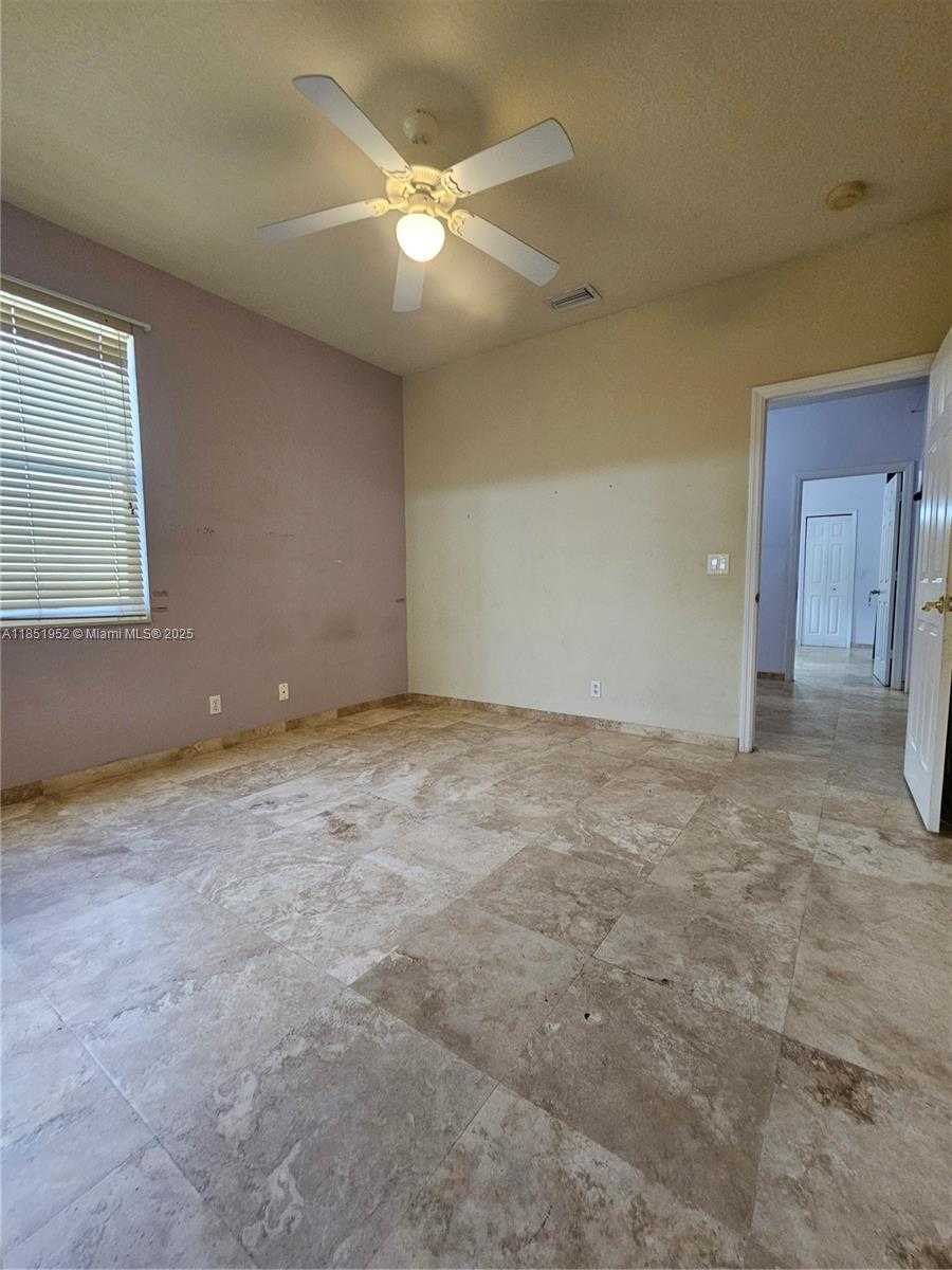 Small Image of 18951 SOUTH WEST 30 STREET, Miramar Number 39