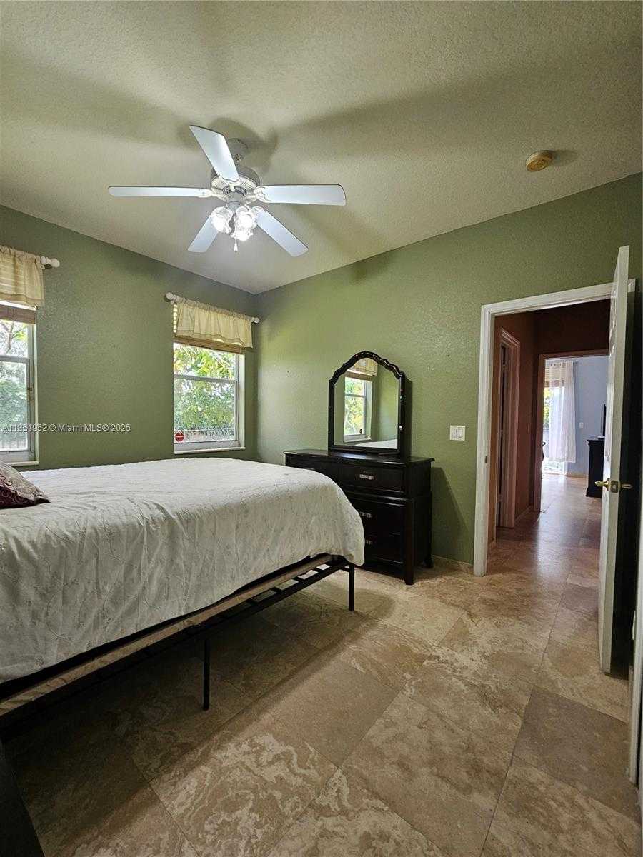 Small Image of 18951 SOUTH WEST 30 STREET, Miramar Number 46