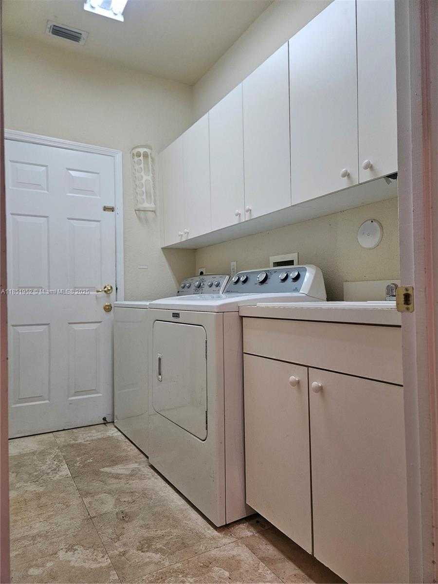 Small Image of 18951 SOUTH WEST 30 STREET, Miramar Number 52