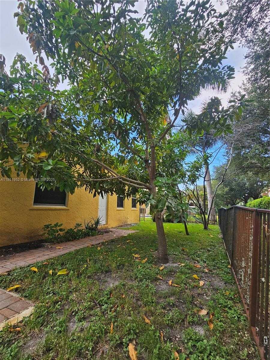 Small Image of 18951 SOUTH WEST 30 STREET, Miramar Number 57