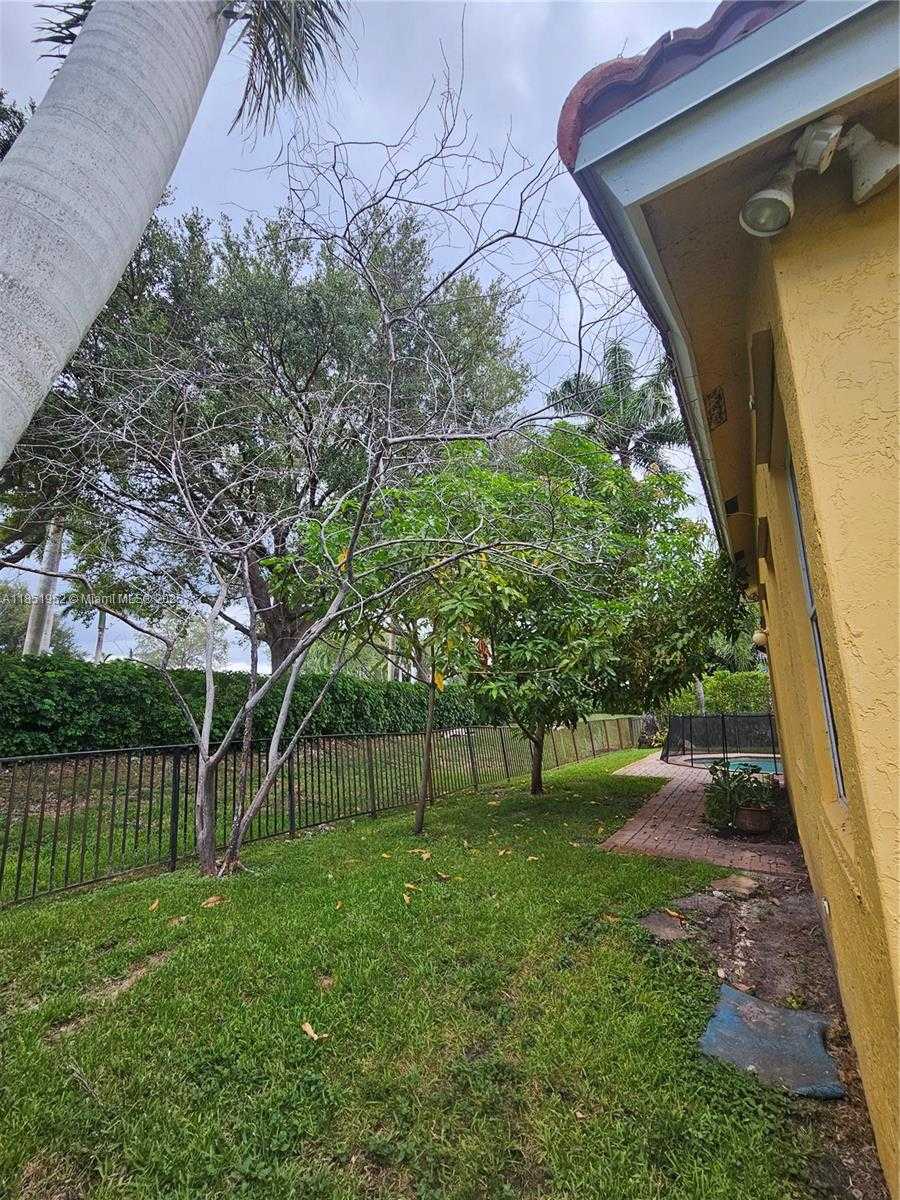Small Image of 18951 SOUTH WEST 30 STREET, Miramar Number 59