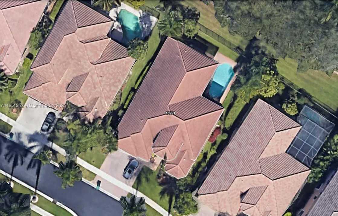 Small Image of 18951 SOUTH WEST 30 STREET, Miramar Number 62