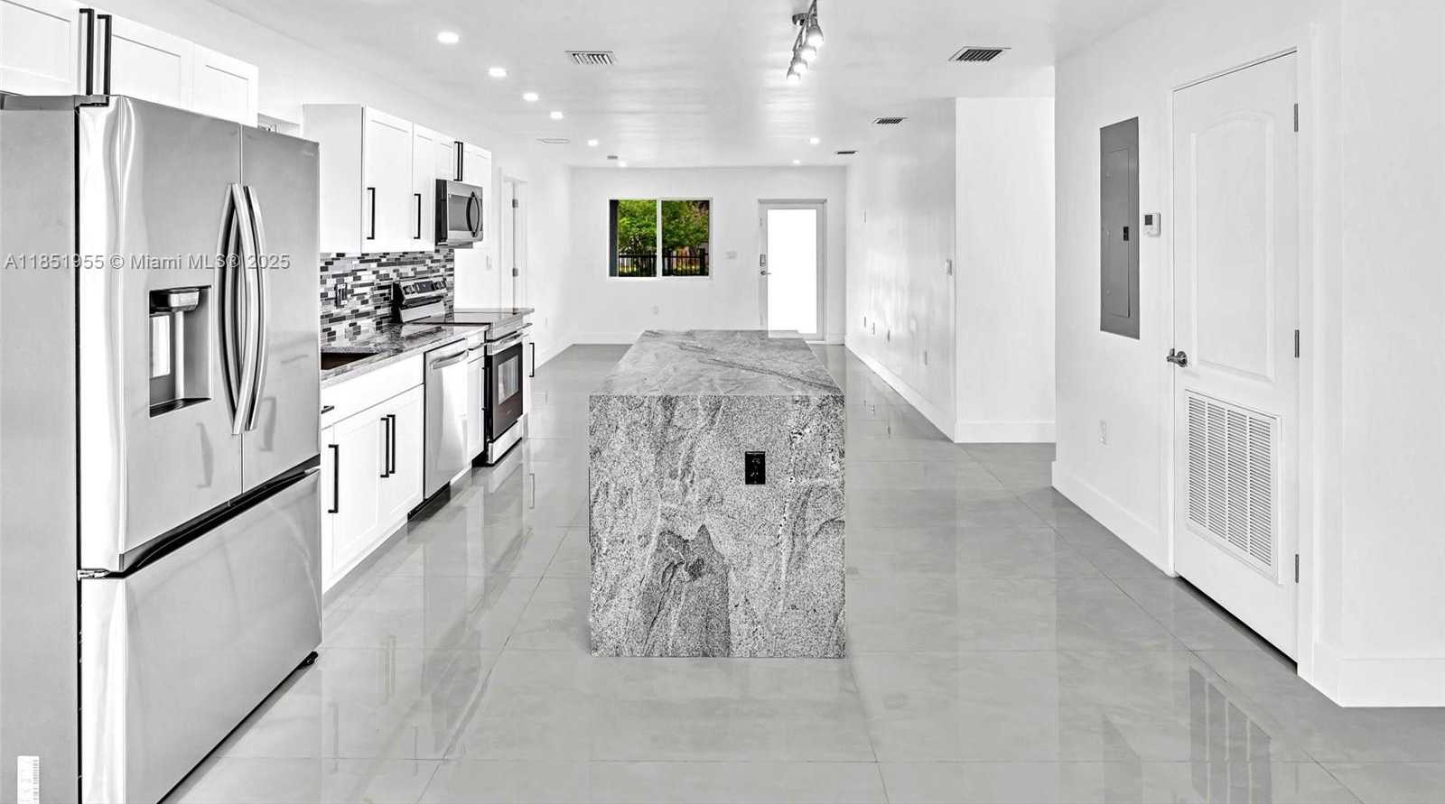 Small Image of 1140 NORTH EAST 139TH ST, North Miami Number 16