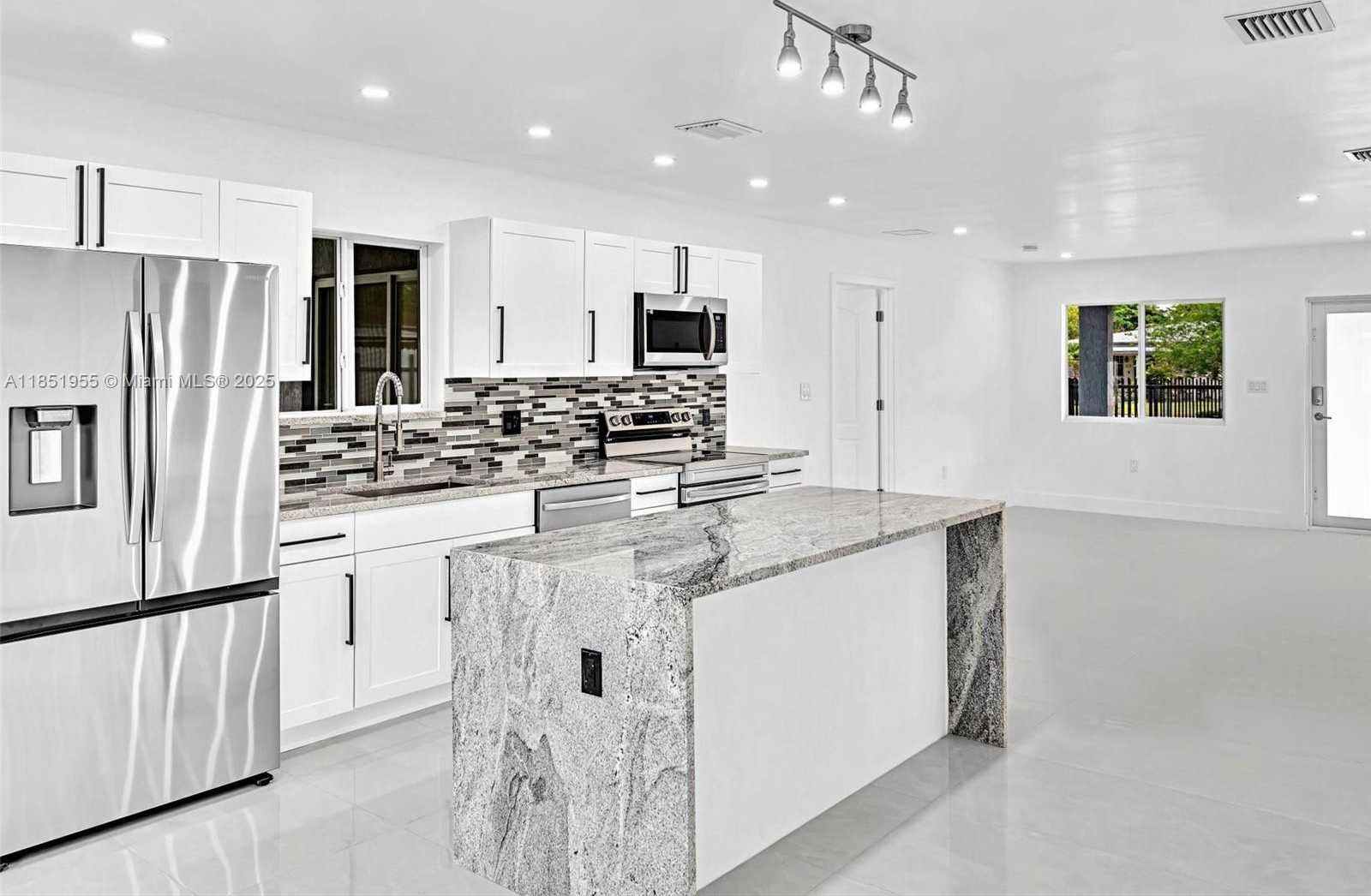 Small Image of 1140 NORTH EAST 139TH ST, North Miami Number 18