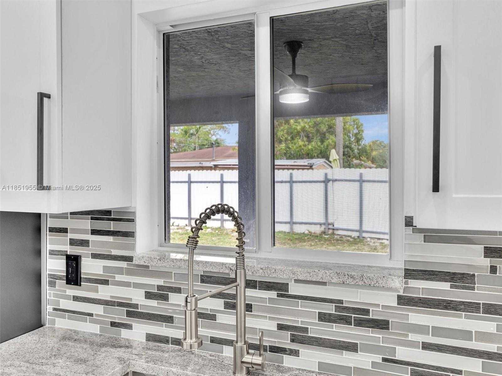 Small Image of 1140 NORTH EAST 139TH ST, North Miami Number 20
