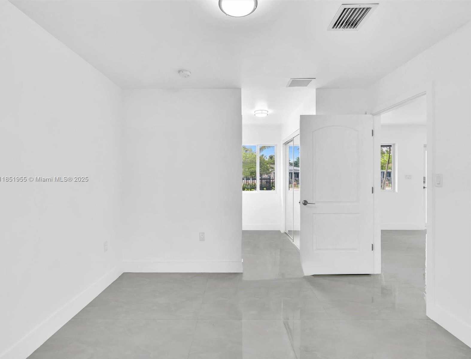 Small Image of 1140 NORTH EAST 139TH ST, North Miami Number 27