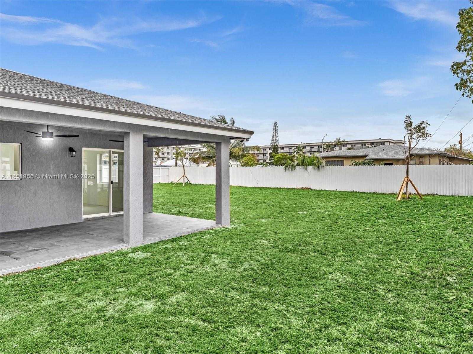 Small Image of 1140 NORTH EAST 139TH ST, North Miami Number 5