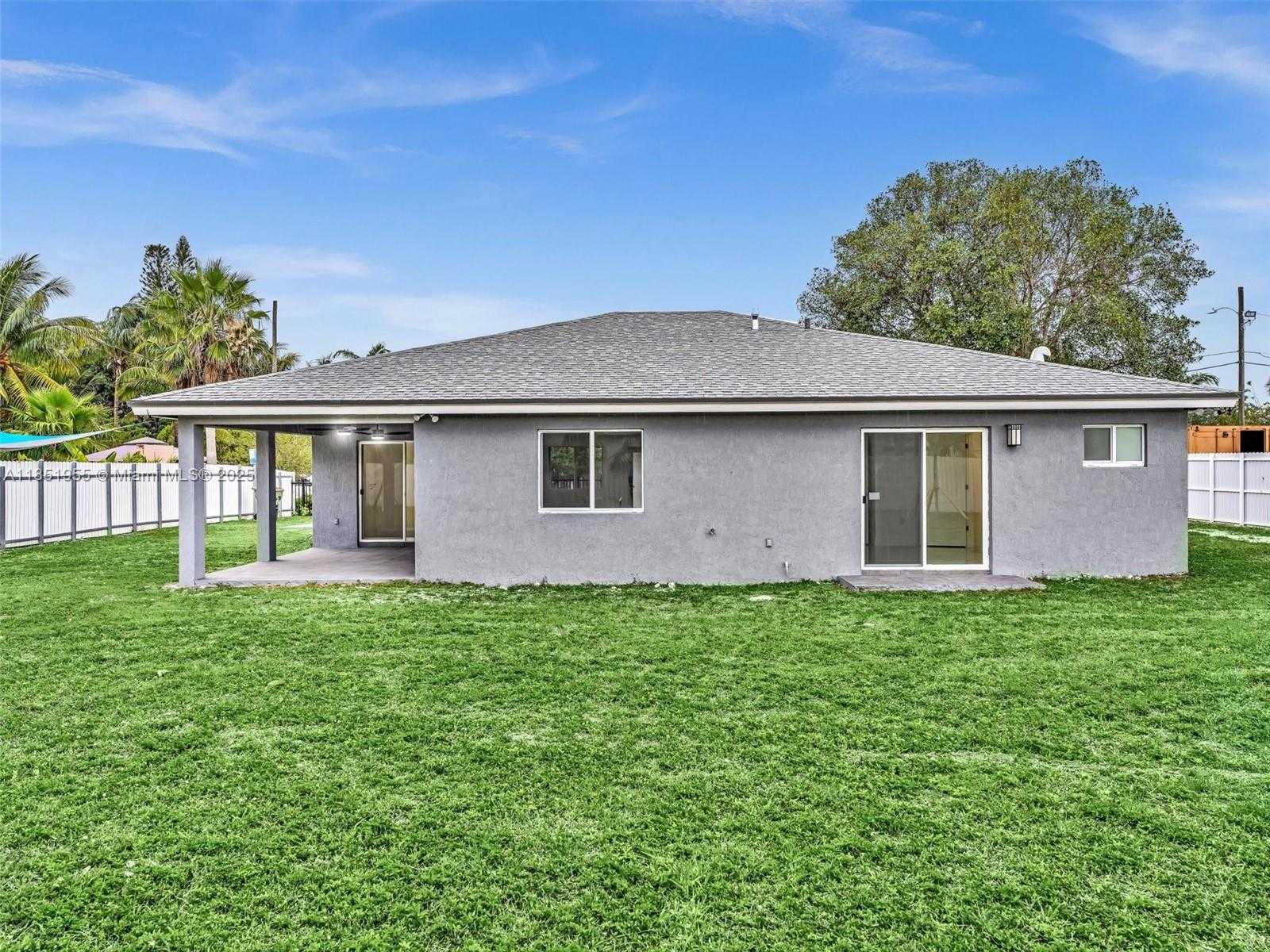 Small Image of 1140 NORTH EAST 139TH ST, North Miami Number 7