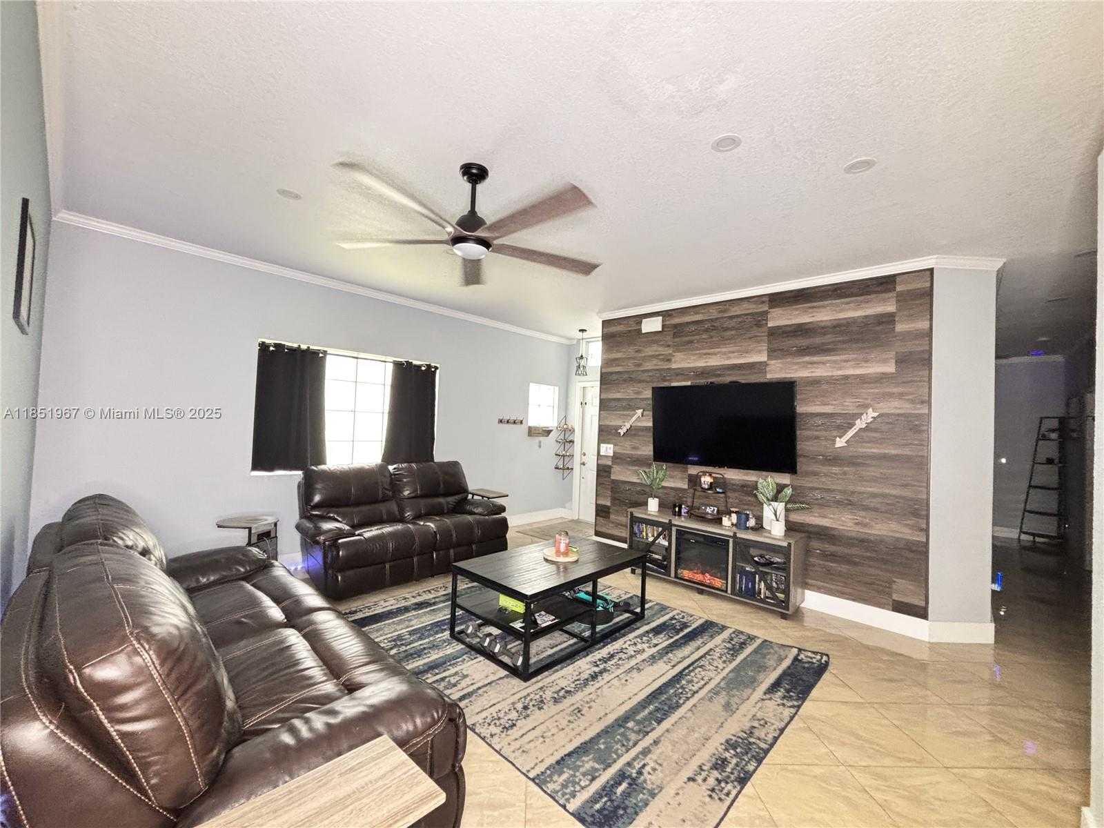 Small Image of 4926 PELICAN ST, Coconut Creek Number 3