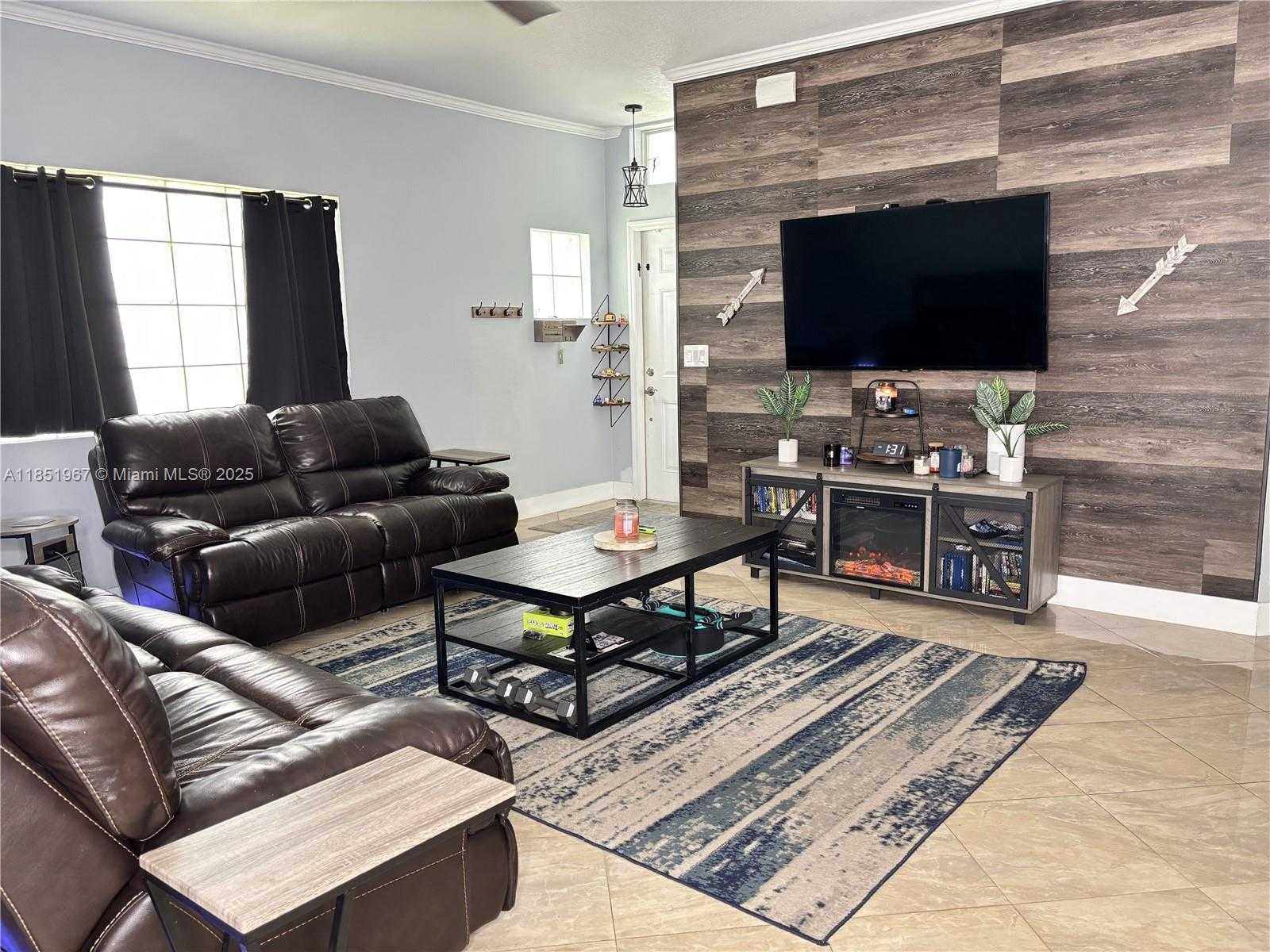 Small Image of 4926 PELICAN ST, Coconut Creek Number 4