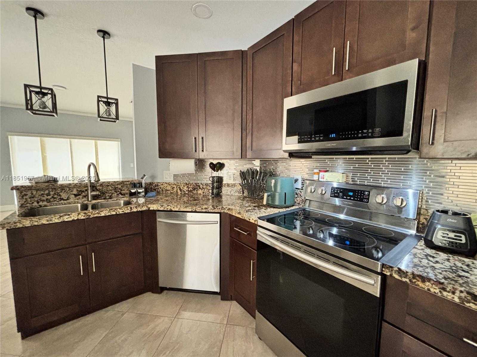 Small Image of 4926 PELICAN ST, Coconut Creek Number 8