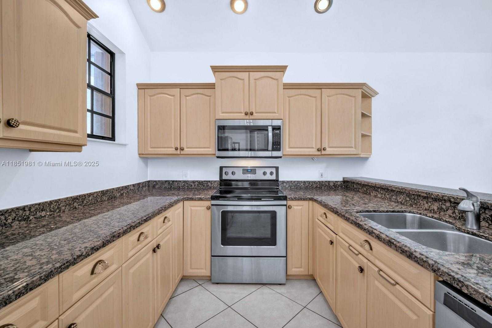 Small Image of 11575 SOUTH QUAYSIDE DR, Cooper City Number 14
