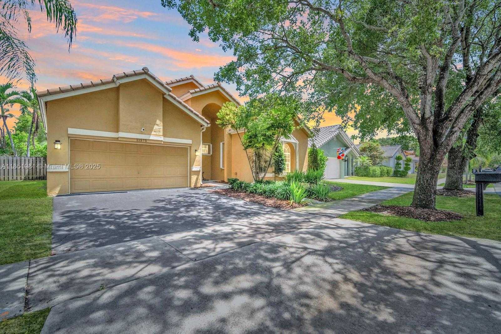 Small Image of 11575 SOUTH QUAYSIDE DR, Cooper City Number 2