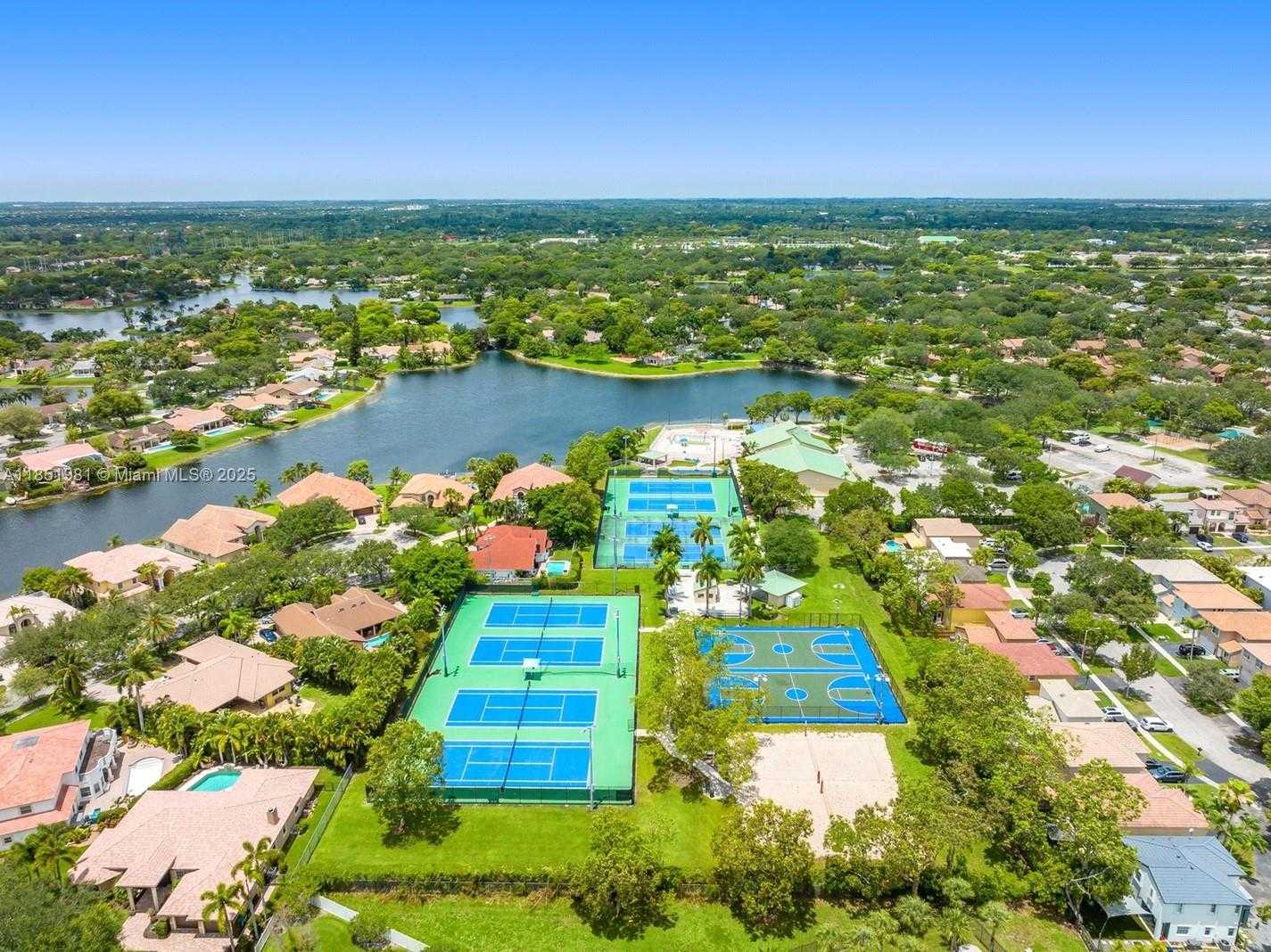 Small Image of 11575 SOUTH QUAYSIDE DR, Cooper City Number 35