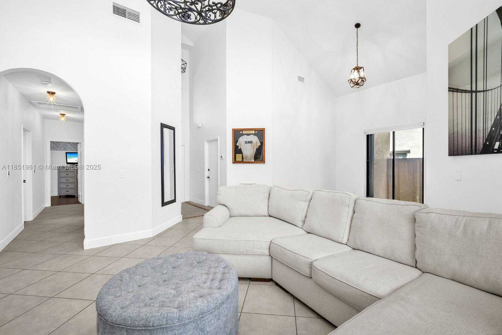 Small Image of 11575 SOUTH QUAYSIDE DR, Cooper City Number 5