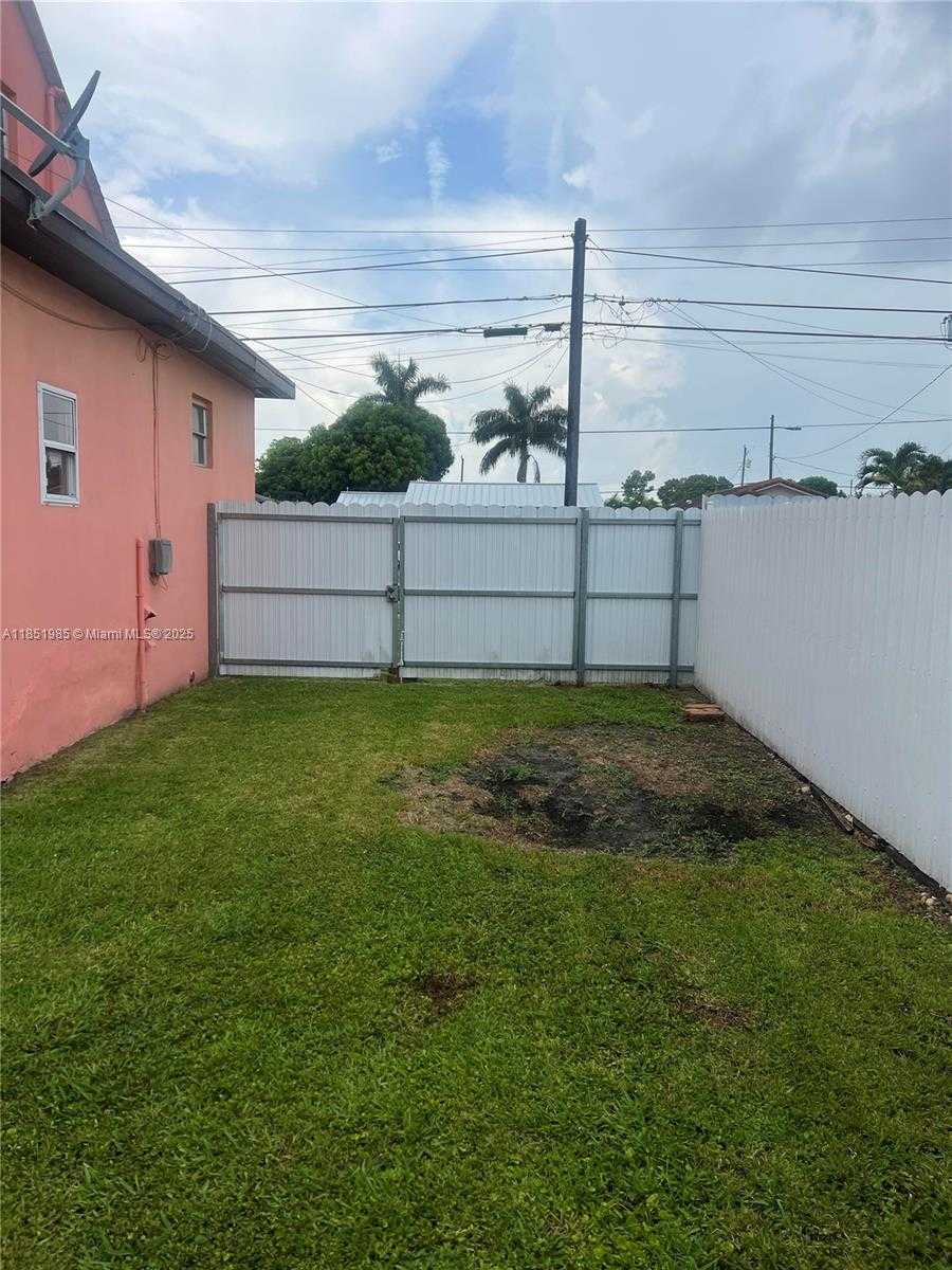 Small Image of 3450 NORTH WEST 14TH ST, Miami Number 11