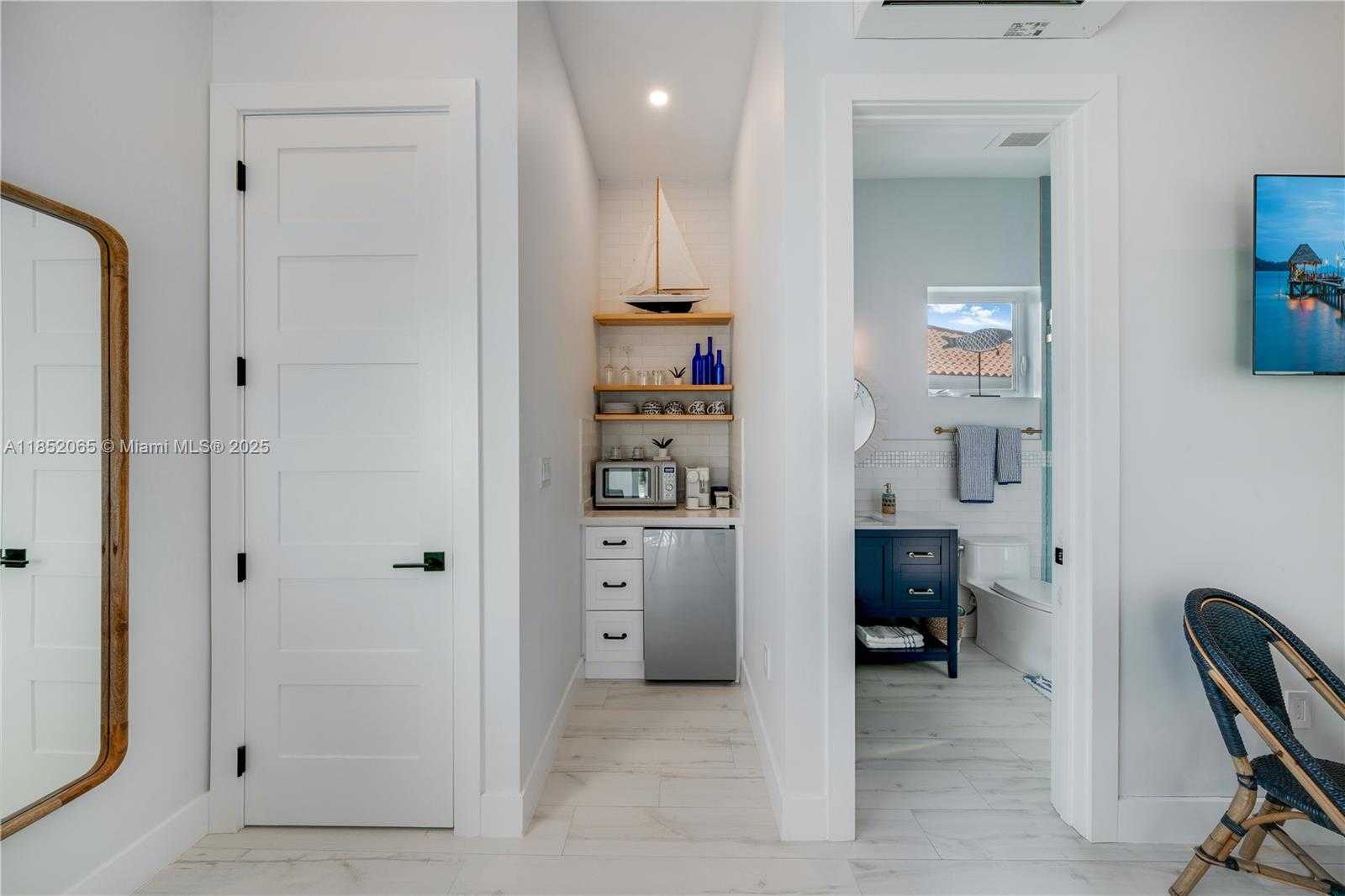 Small Image of 16745 TAMARIND RD, Sugarloaf Number 13