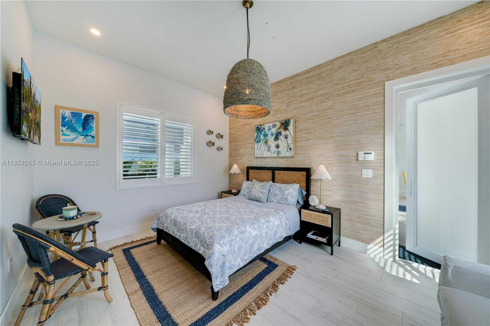 Small Image of 16745 TAMARIND RD, Sugarloaf Number 14