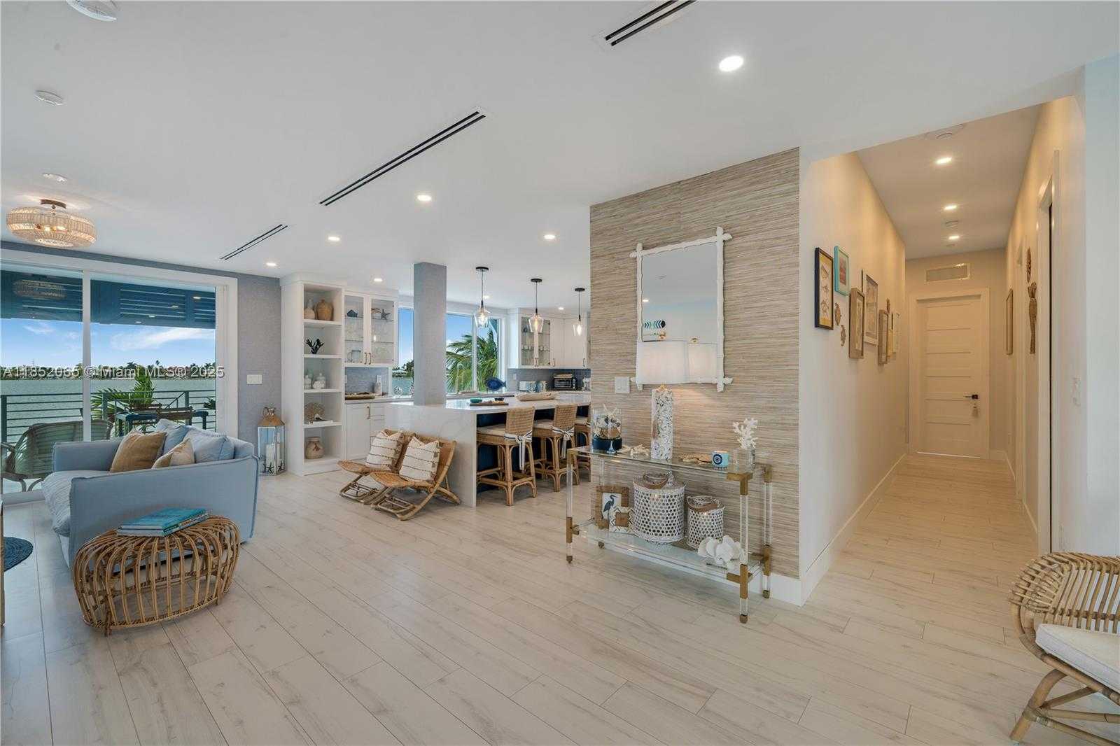Small Image of 16745 TAMARIND RD, Sugarloaf Number 20