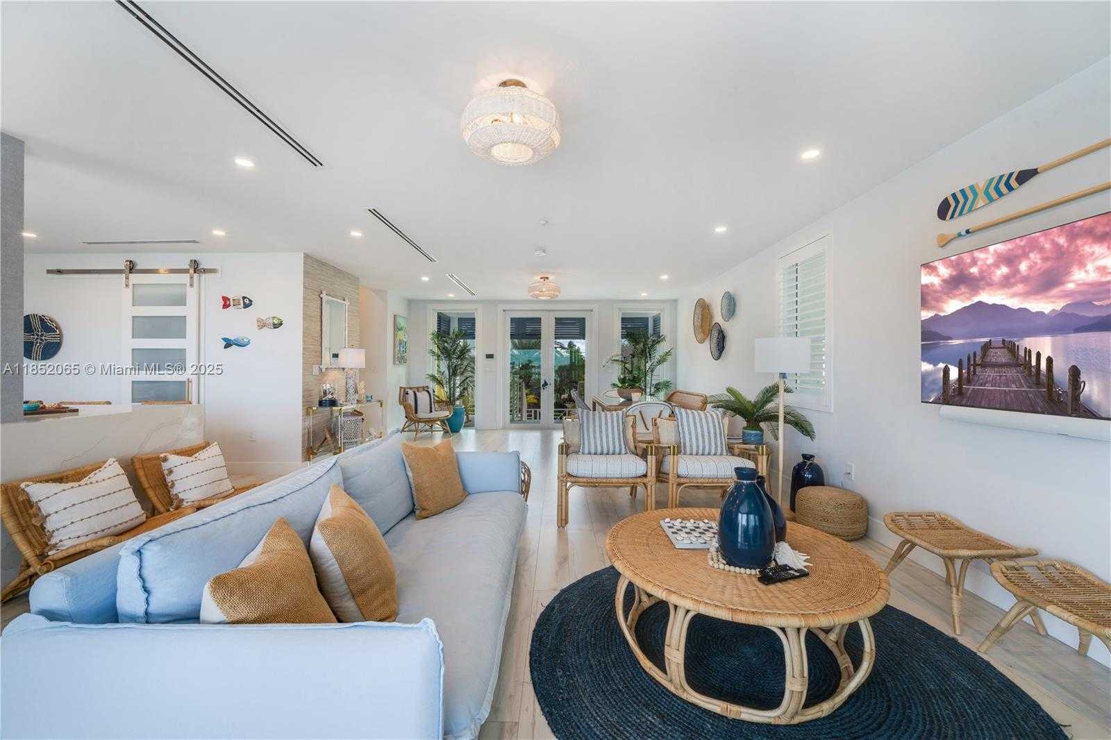 Small Image of 16745 TAMARIND RD, Sugarloaf Number 28