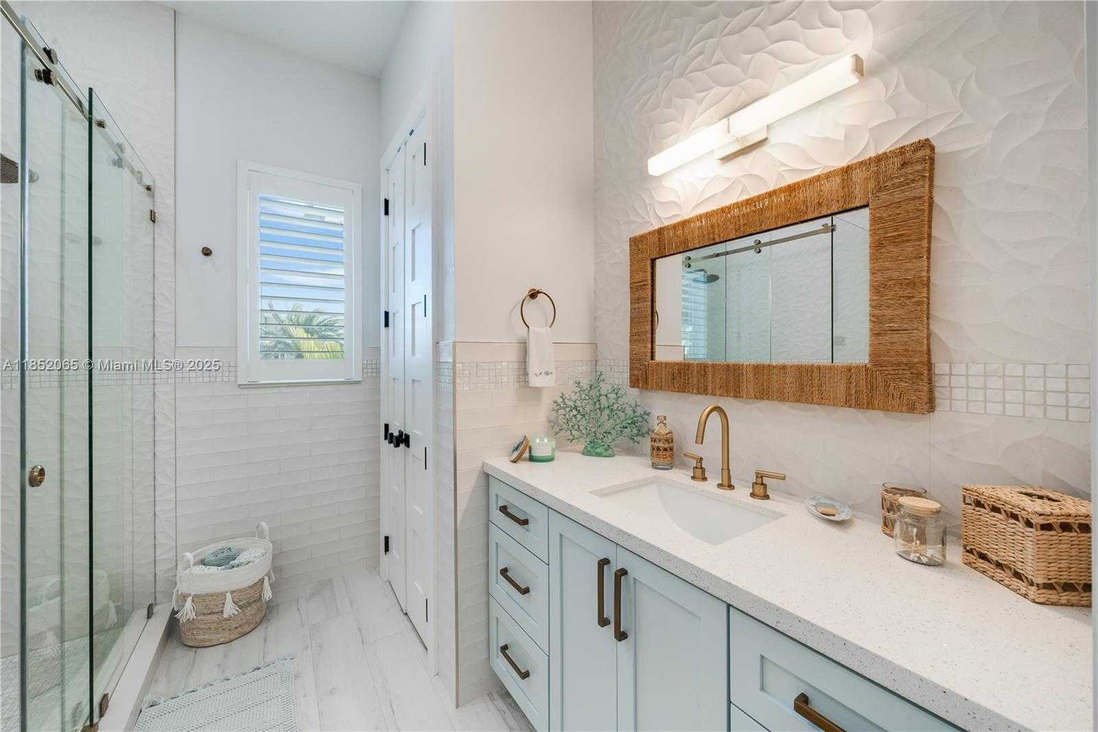 Small Image of 16745 TAMARIND RD, Sugarloaf Number 42