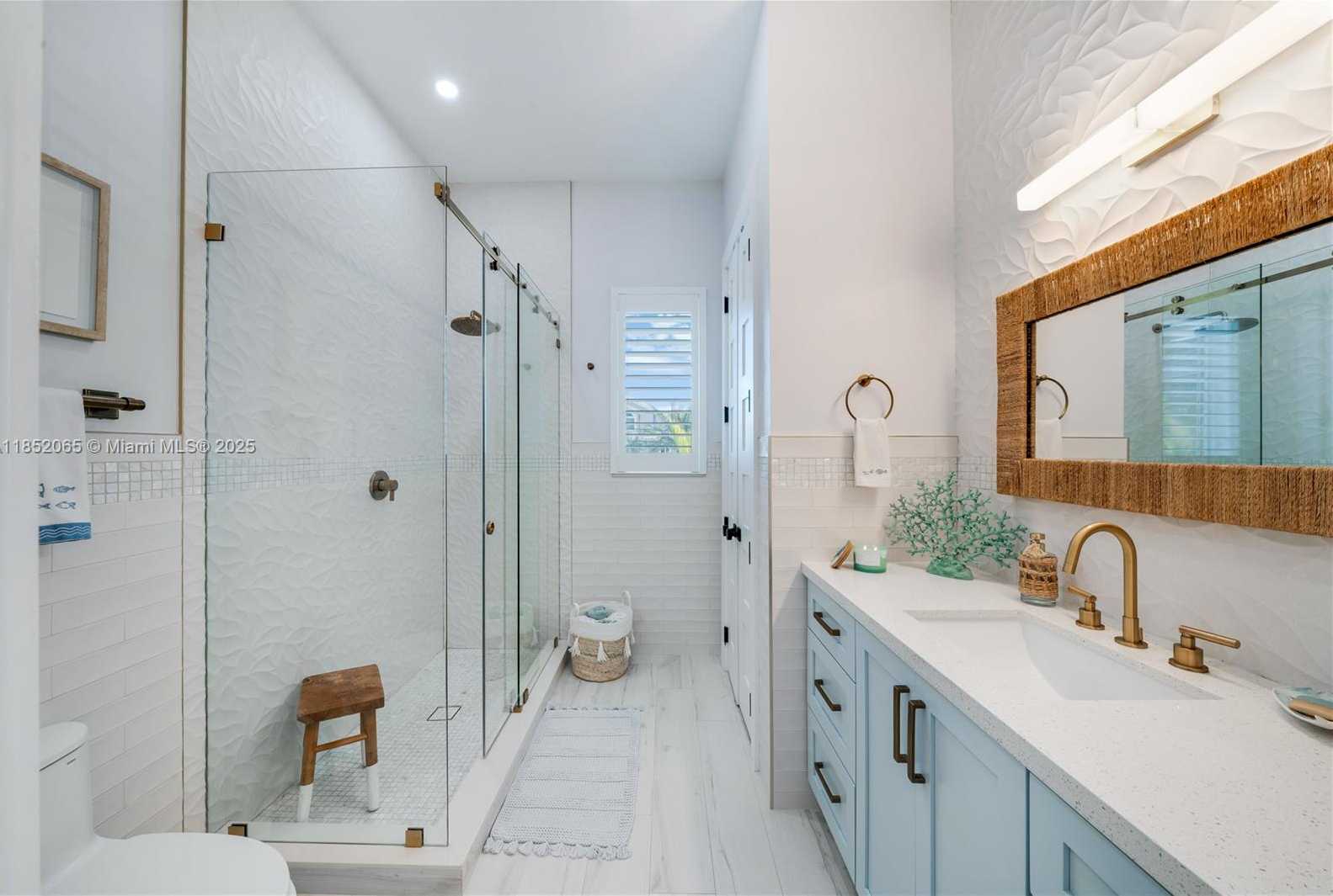Small Image of 16745 TAMARIND RD, Sugarloaf Number 44