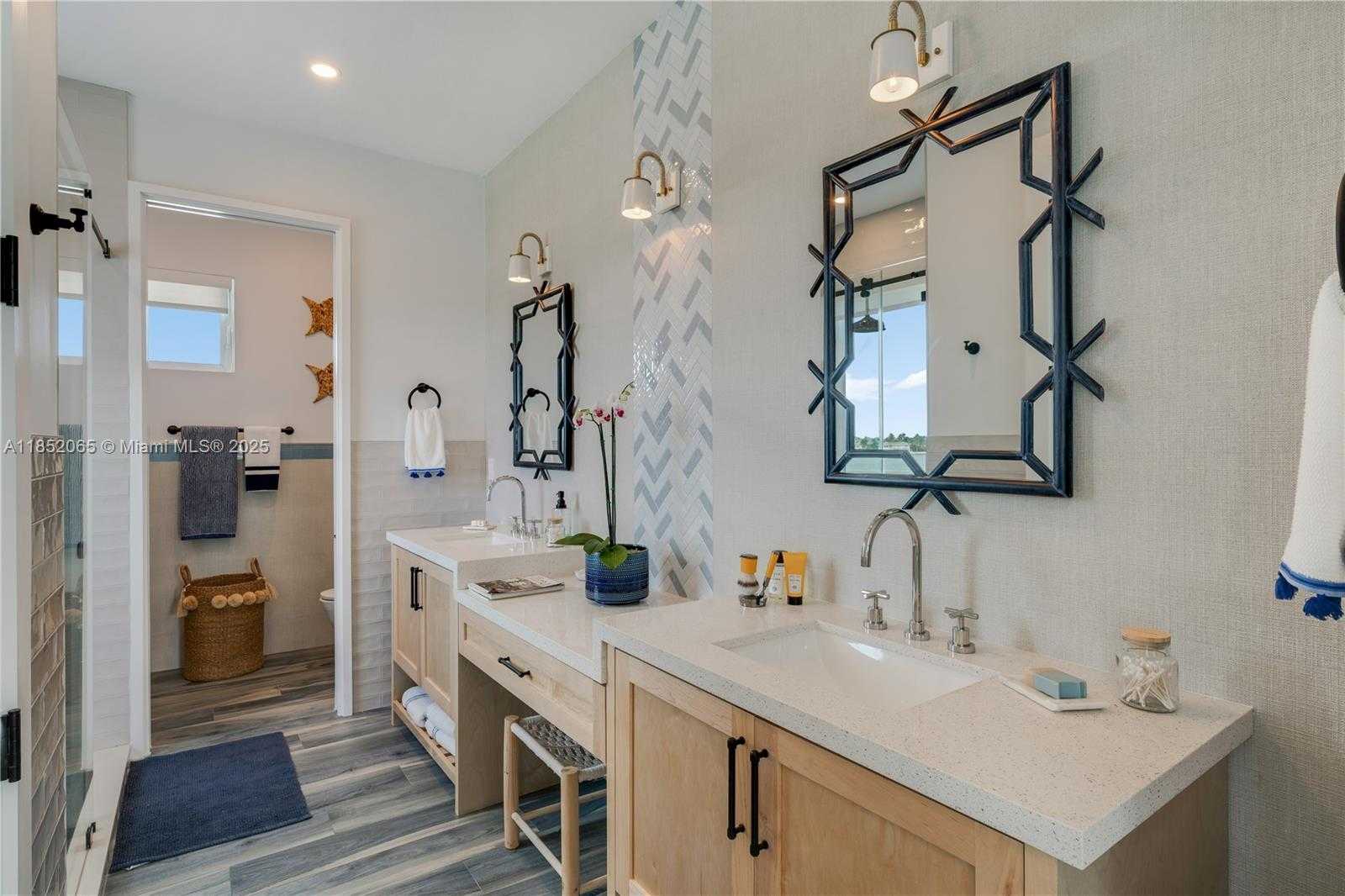 Small Image of 16745 TAMARIND RD, Sugarloaf Number 49