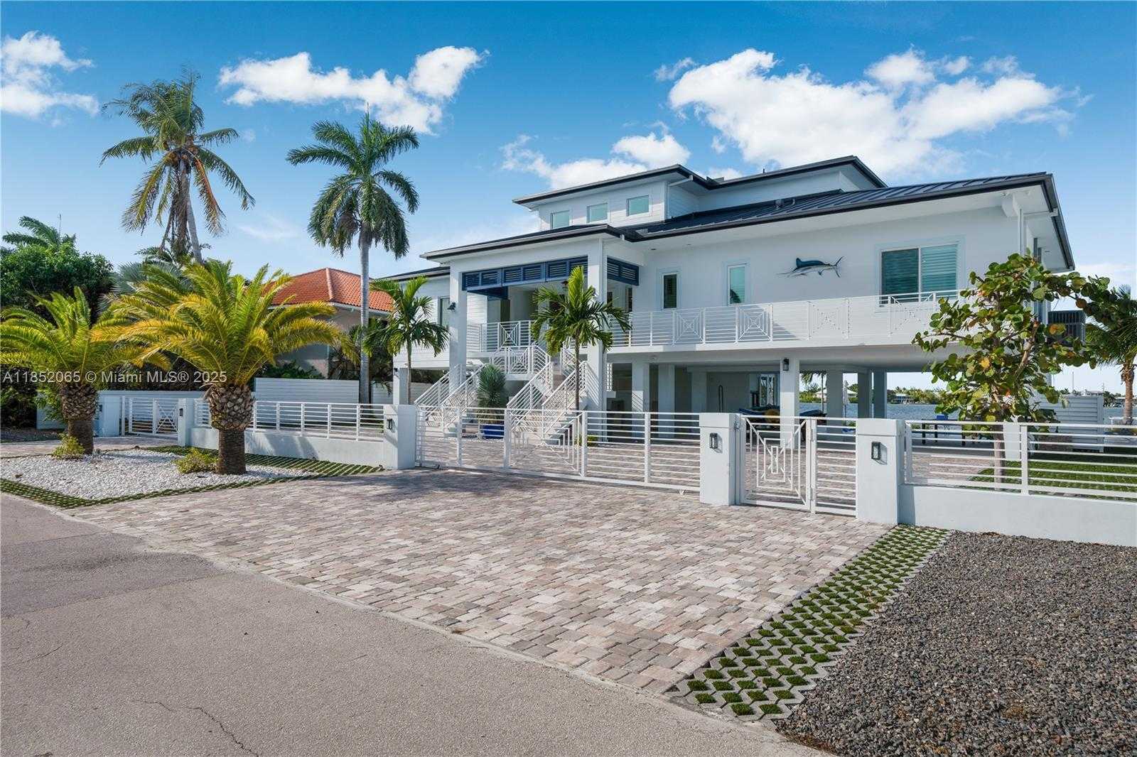 Small Image of 16745 TAMARIND RD, Sugarloaf Number 5