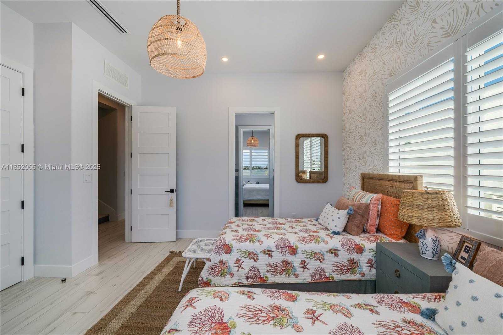 Small Image of 16745 TAMARIND RD, Sugarloaf Number 63