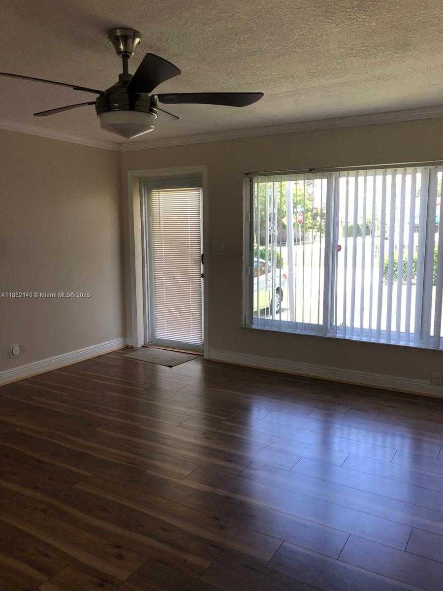 Small Image of 1538 FUNSTON ST, Hollywood Number 5
