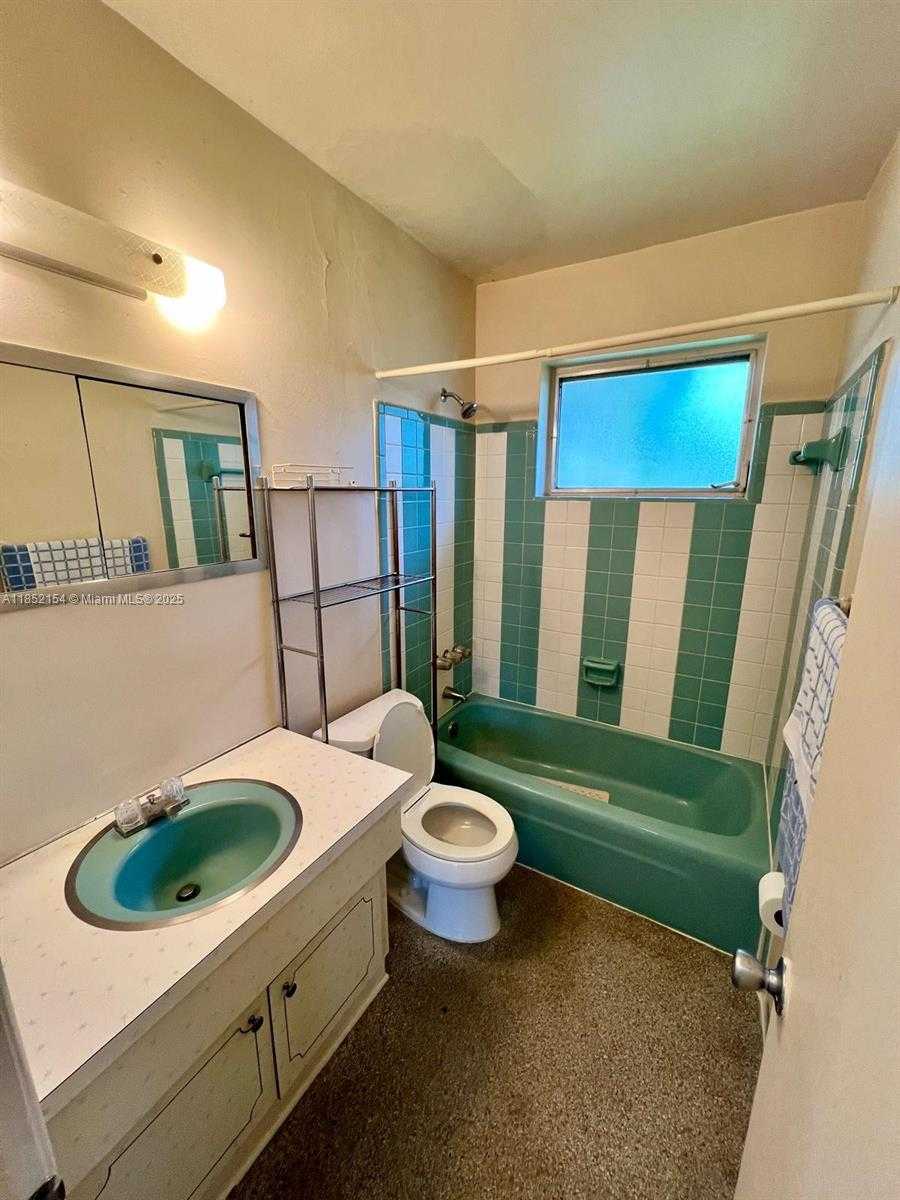 Small Image of 8151 NORTH WEST 15TH CT, Pembroke Pines Number 13