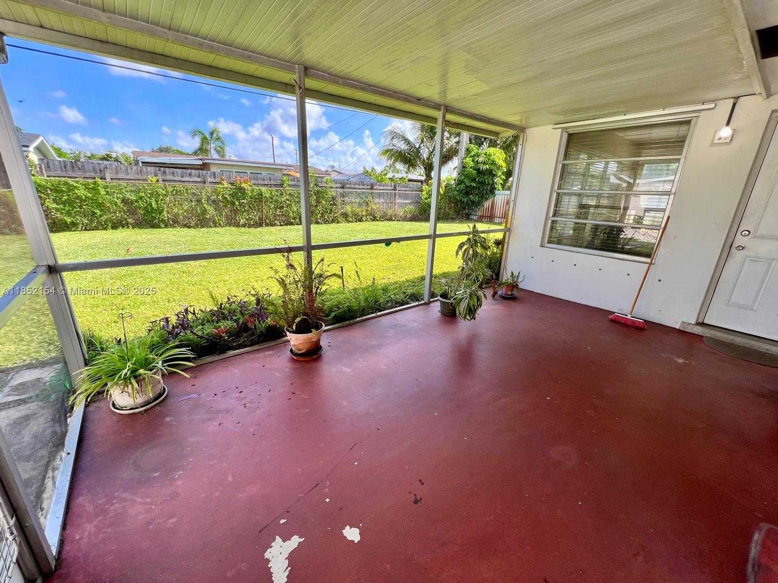 Small Image of 8151 NORTH WEST 15TH CT, Pembroke Pines Number 16