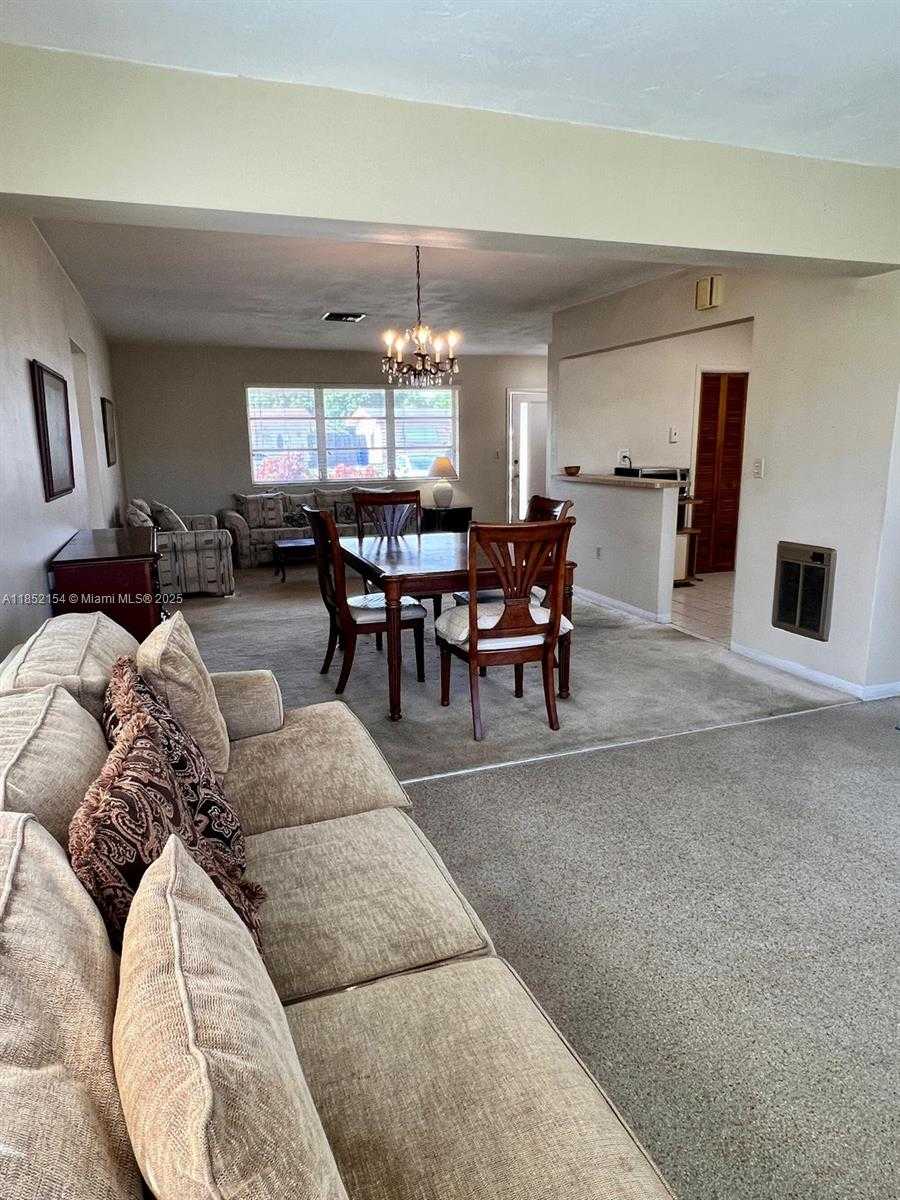Small Image of 8151 NORTH WEST 15TH CT, Pembroke Pines Number 6