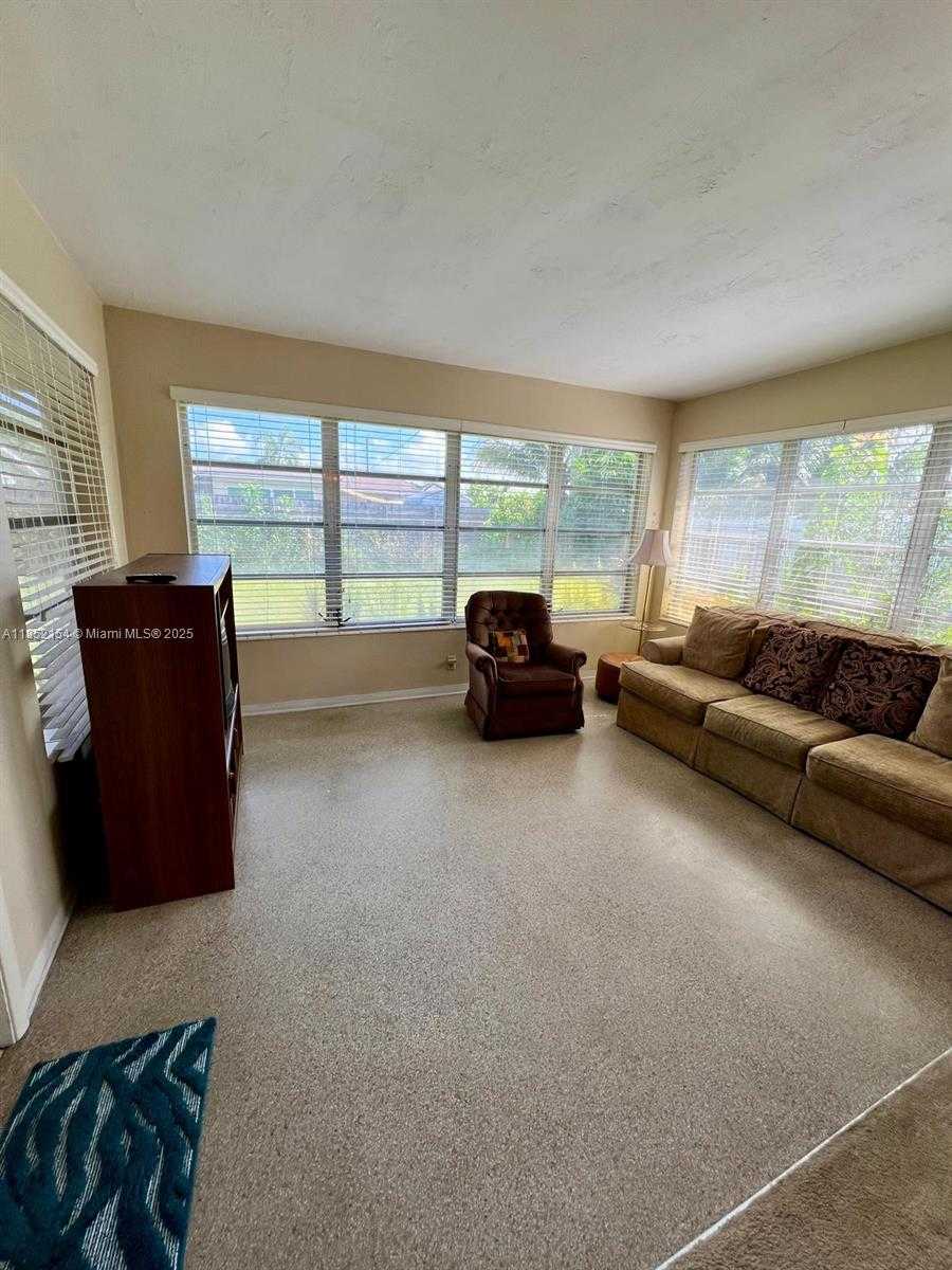 Small Image of 8151 NORTH WEST 15TH CT, Pembroke Pines Number 7