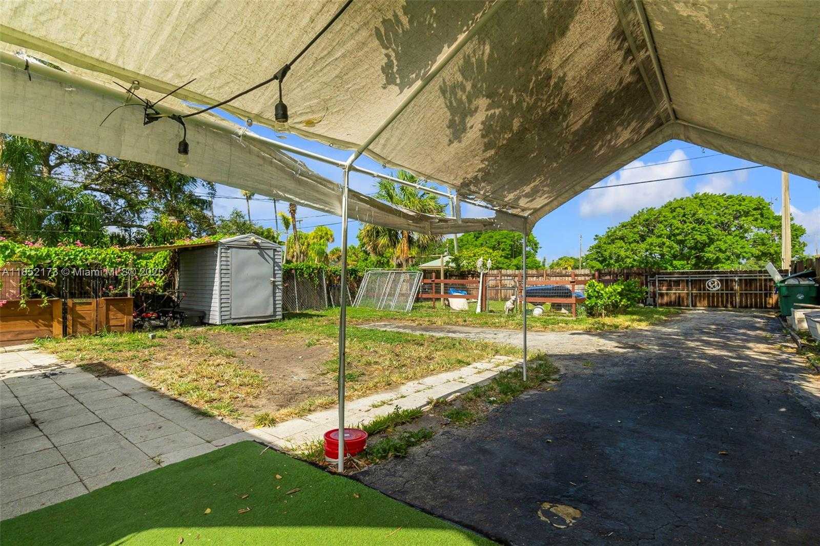 Small Image of 1417 SOUTH WEST 41ST AVE, Fort Lauderdale Number 18