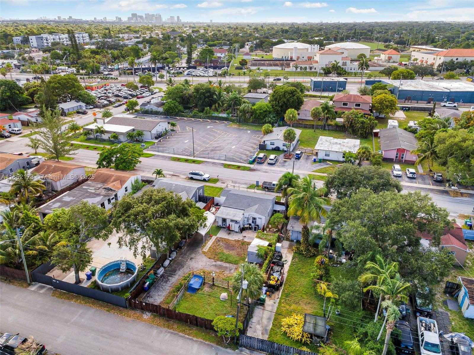 Small Image of 1417 SOUTH WEST 41ST AVE, Fort Lauderdale Number 21
