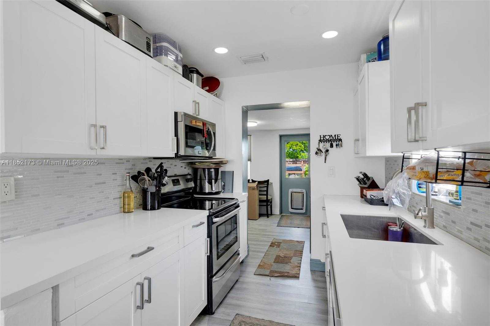 Small Image of 1417 SOUTH WEST 41ST AVE, Fort Lauderdale Number 5