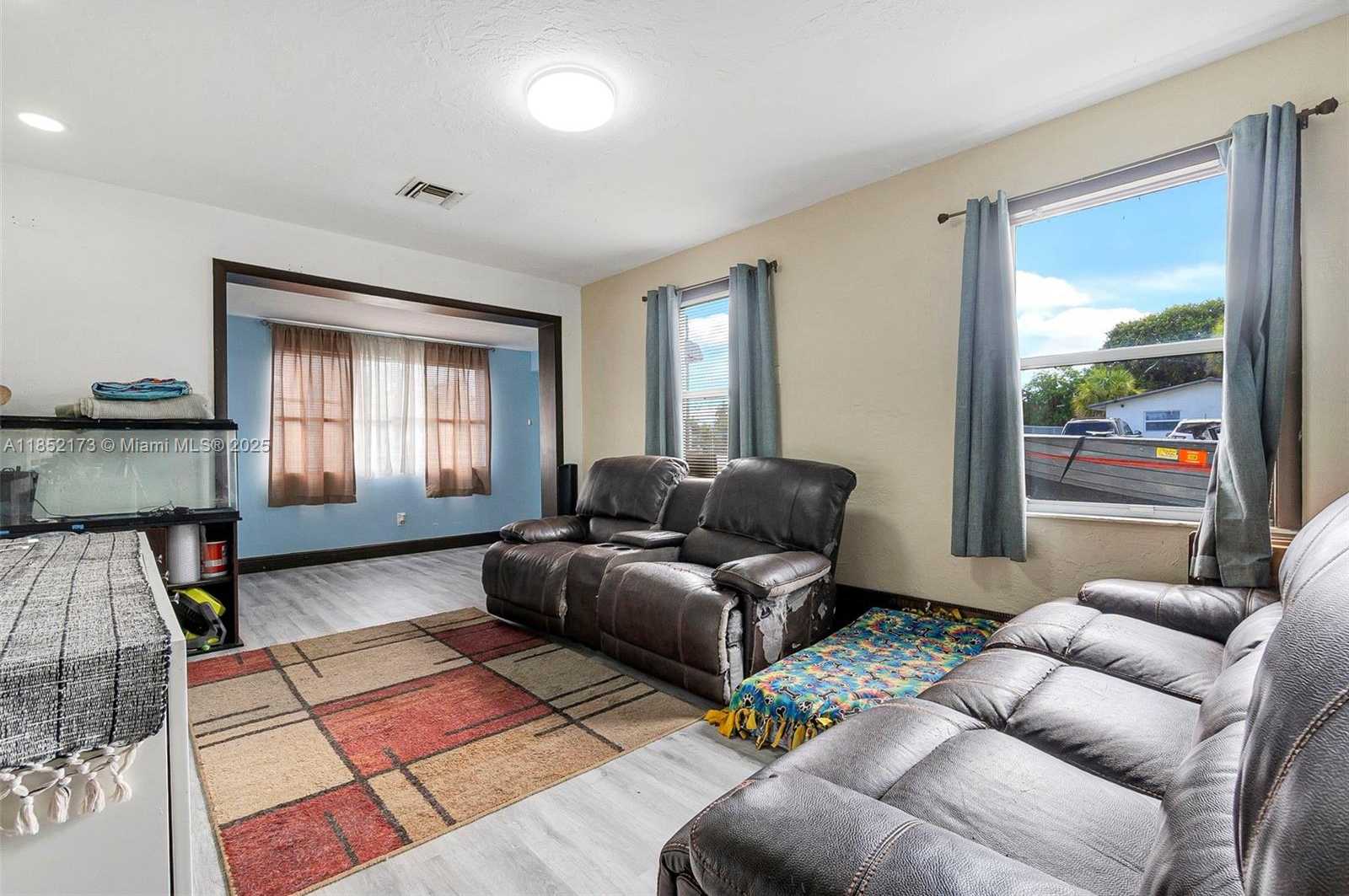 Small Image of 1417 SOUTH WEST 41ST AVE, Fort Lauderdale Number 8