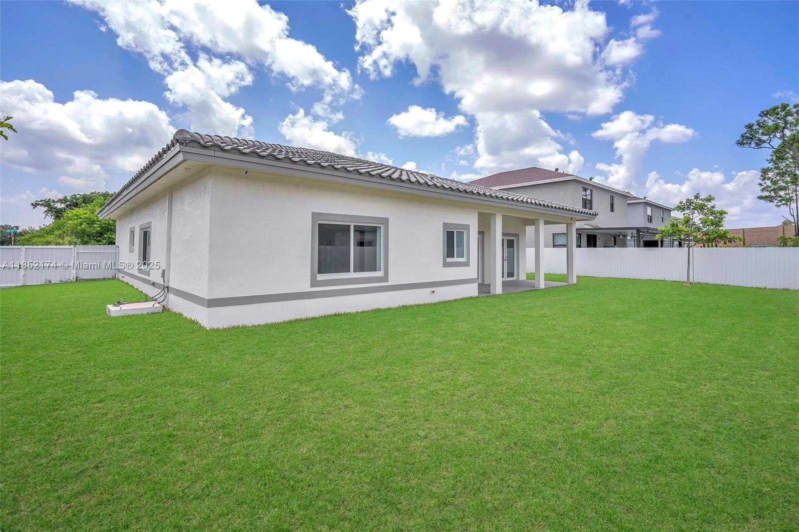 Small Image of 12901 SOUTH WEST 265TH ST, Homestead Number 27
