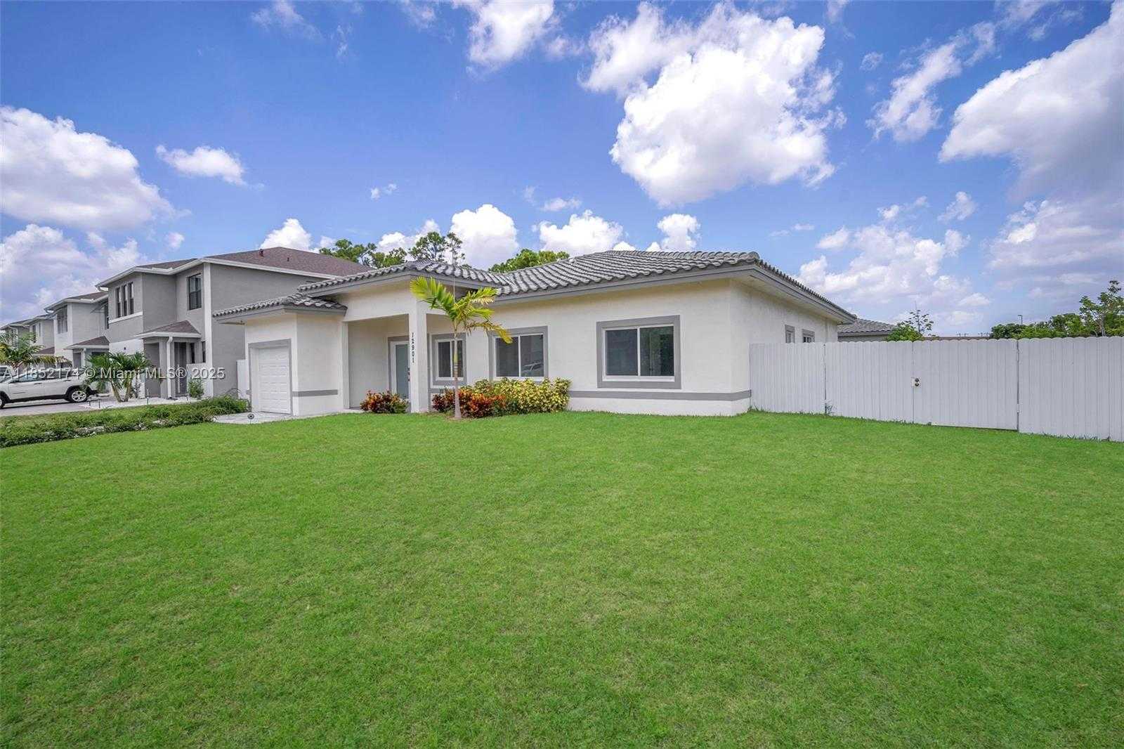 Small Image of 12901 SOUTH WEST 265TH ST, Homestead Number 3
