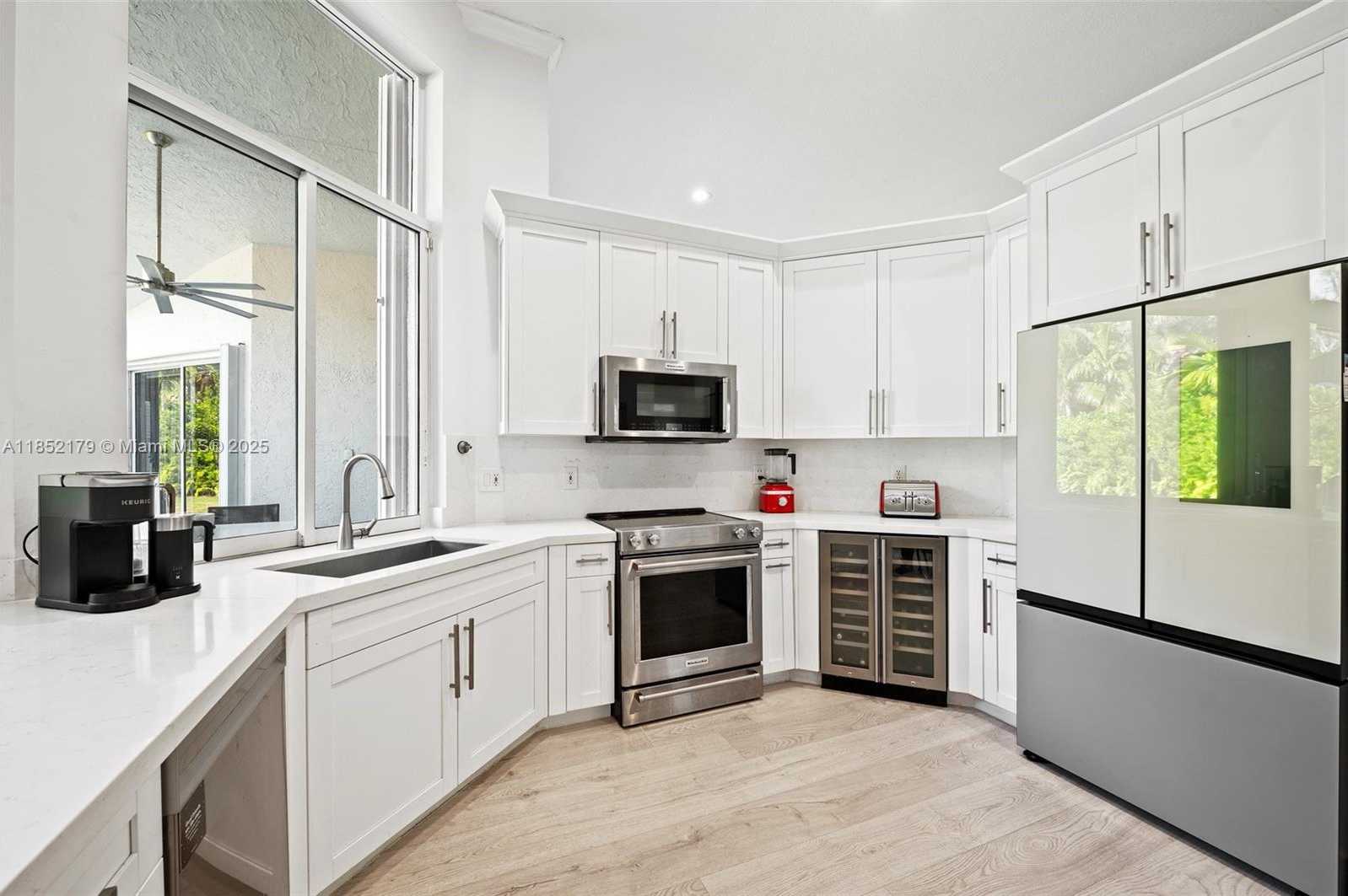 Small Image of 765 BAYSIDE LN, Weston Number 11