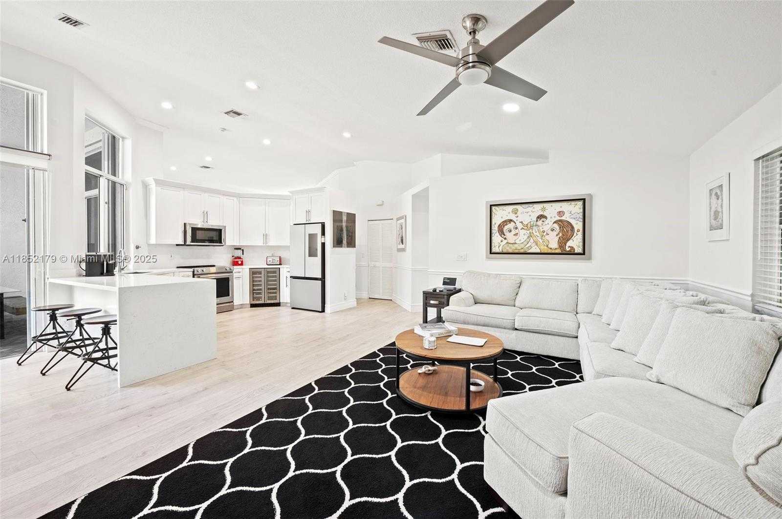 Small Image of 765 BAYSIDE LN, Weston Number 14