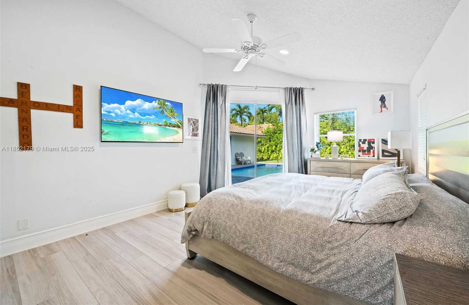 Small Image of 765 BAYSIDE LN, Weston Number 15