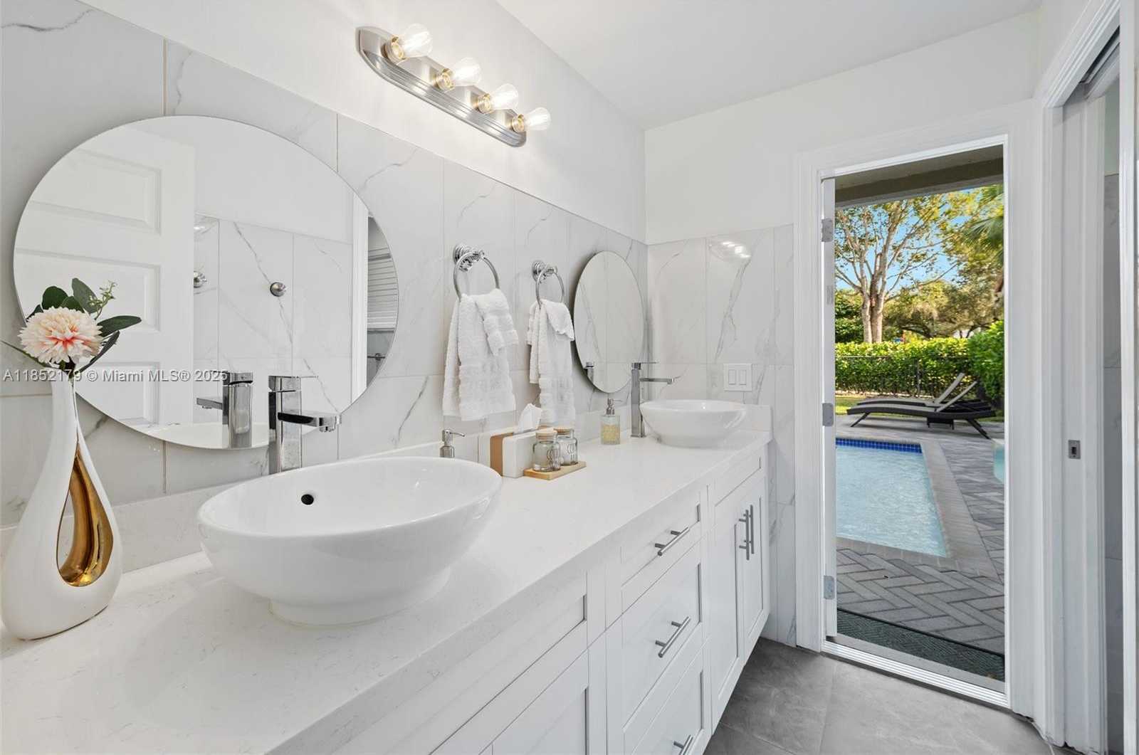 Small Image of 765 BAYSIDE LN, Weston Number 20